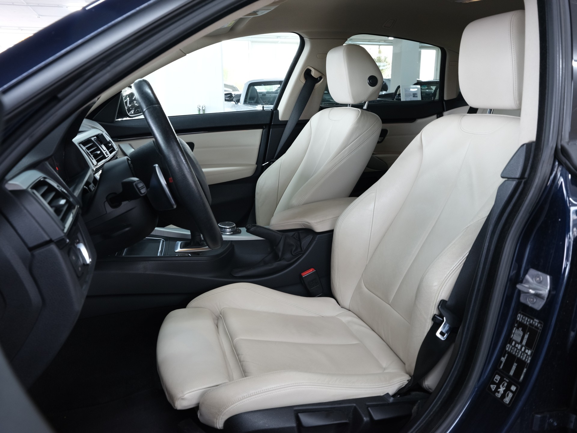BMW 430i Gran Coupé xDrive Sport Line Steptronic *Rückfahrkamera* *Sport Line* *Leder*-image-18