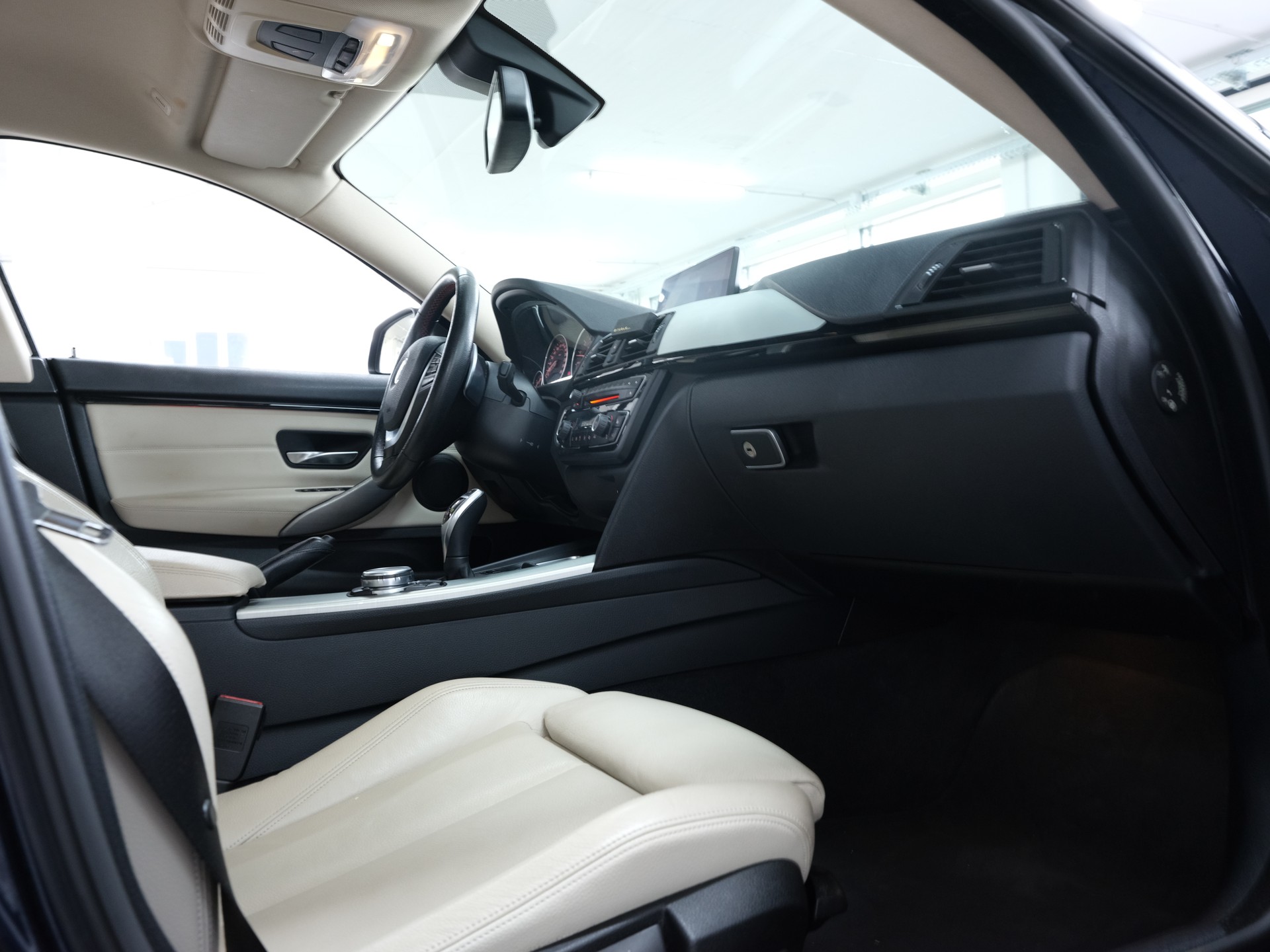 BMW 430i Gran Coupé xDrive Sport Line Steptronic *Rückfahrkamera* *Sport Line* *Leder*-image-28