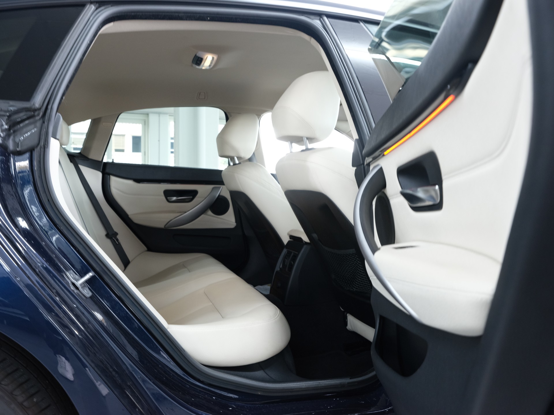 BMW 430i Gran Coupé xDrive Sport Line Steptronic *Rückfahrkamera* *Sport Line* *Leder*-image-23