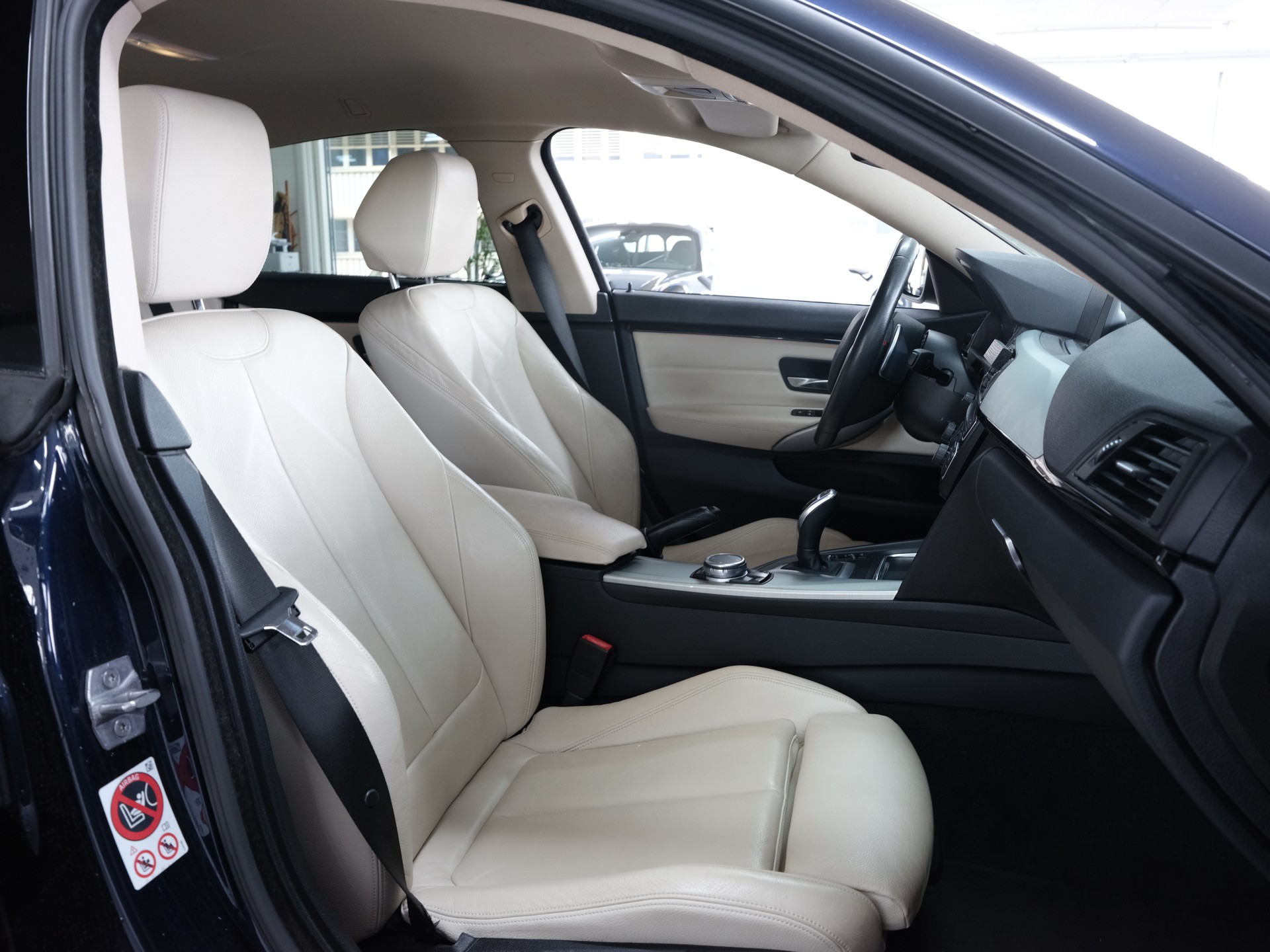 BMW 430i Gran Coupé xDrive Sport Line Steptronic *Rückfahrkamera* *Sport Line* *Leder*-image-29