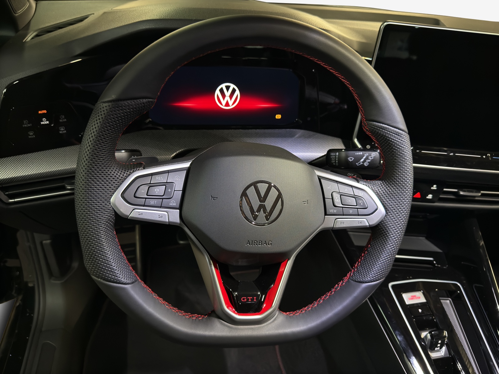 VW Golf 2.0 TSI GTI Essential DSG-image-9