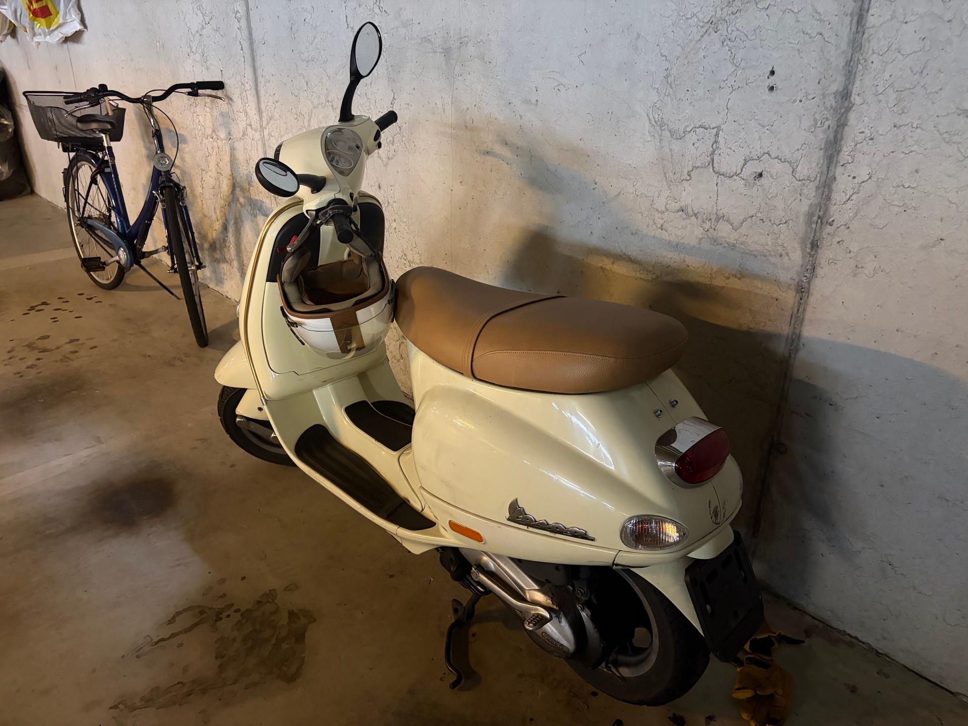 PIAGGIO 125 ET4-image-0