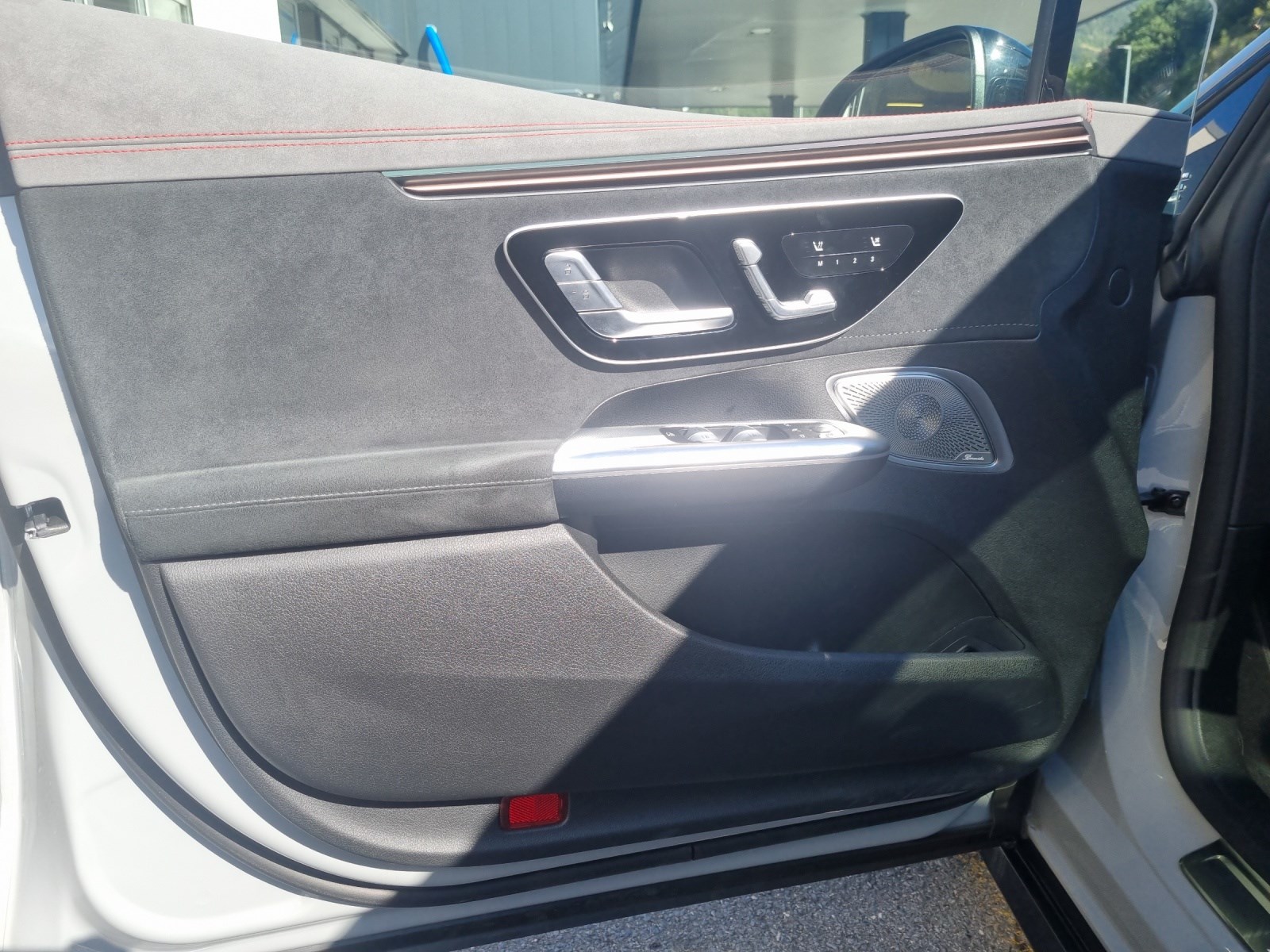 MERCEDES-BENZ EQE 43 AMG 4 Matic-image-11