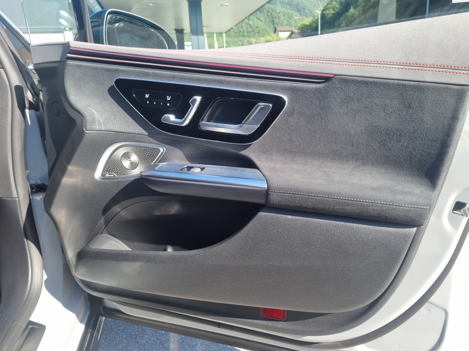 MERCEDES-BENZ EQE 43 AMG 4 Matic-image-16