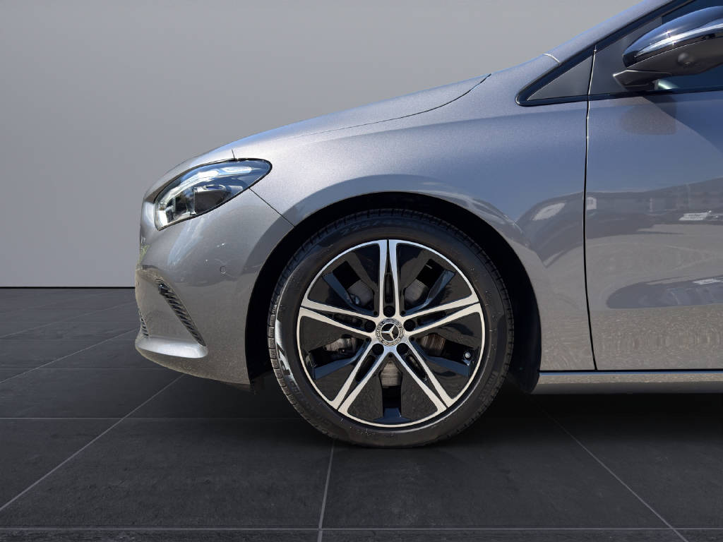 MERCEDES-BENZ B 220 Progressive 4matic-image-14