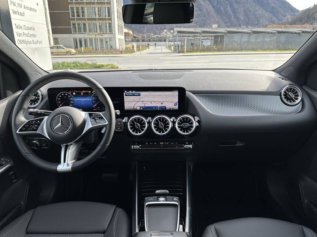 MERCEDES-BENZ B 220 Progressive 4matic-image-10