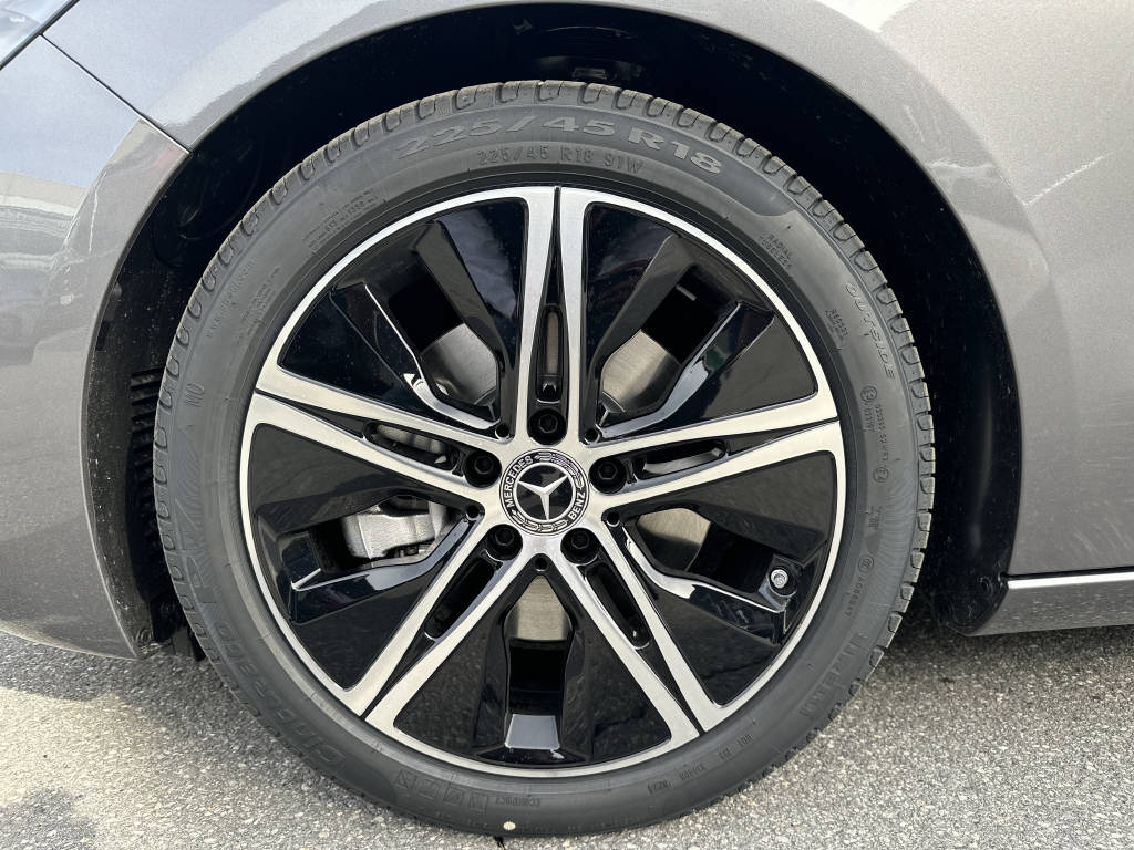 MERCEDES-BENZ B 220 Progressive 4matic-image-8
