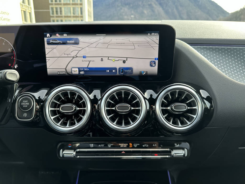 MERCEDES-BENZ B 220 Progressive 4matic-image-13