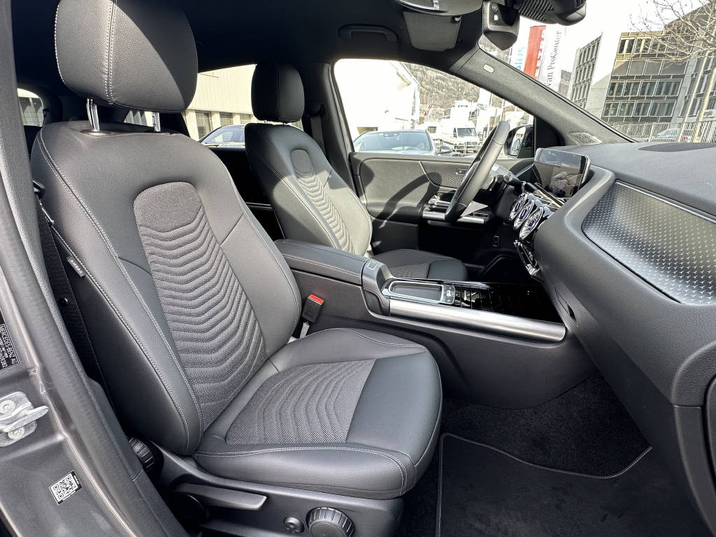 MERCEDES-BENZ B 220 Progressive 4matic-image-11