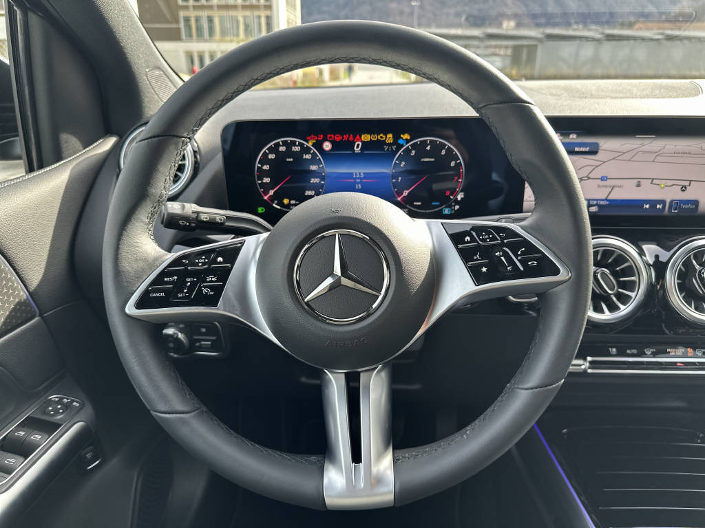 MERCEDES-BENZ B 220 Progressive 4matic-image-12