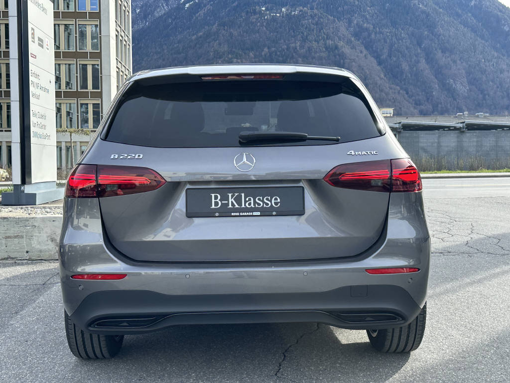 MERCEDES-BENZ B 220 Progressive 4matic-image-4