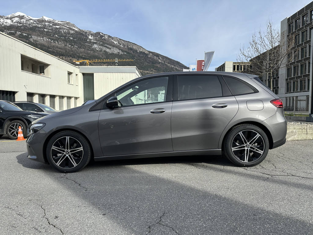 MERCEDES-BENZ B 220 Progressive 4matic-image-7