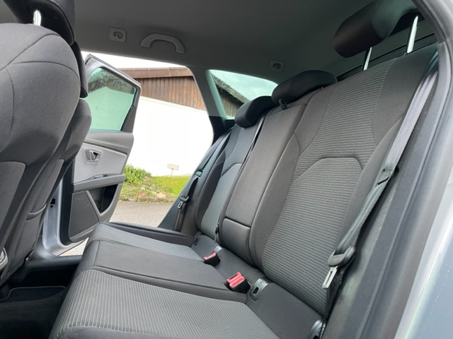 SEAT Leon ST 1.6 TDI CR Style DSG-image-11
