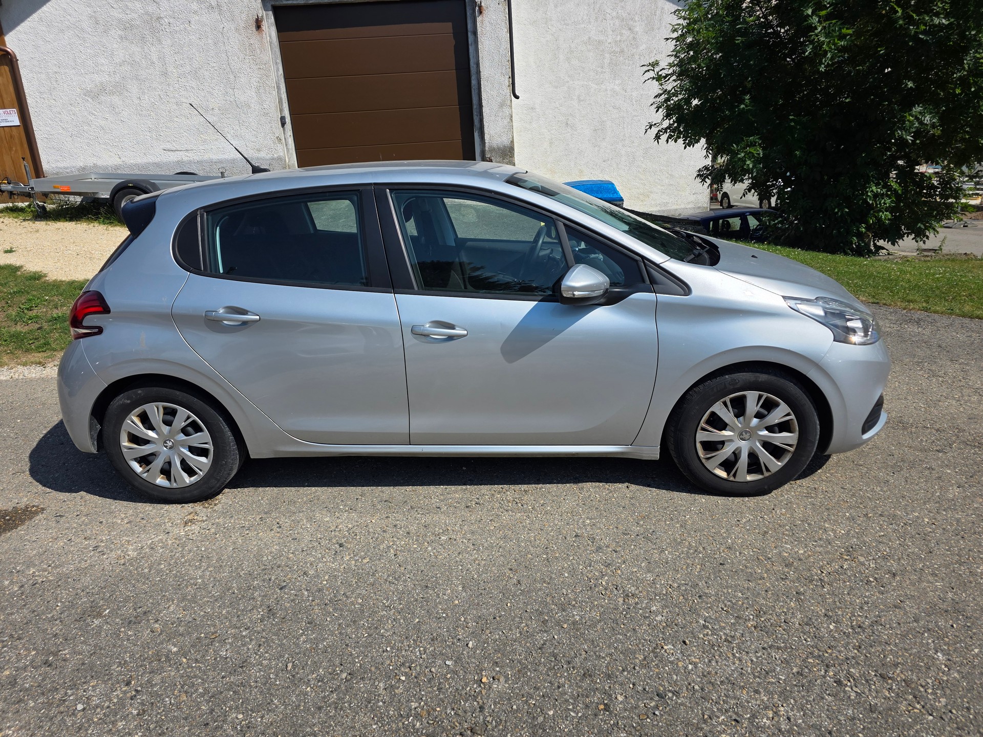 PEUGEOT 208 1.6 BlueHDi Active-image-3