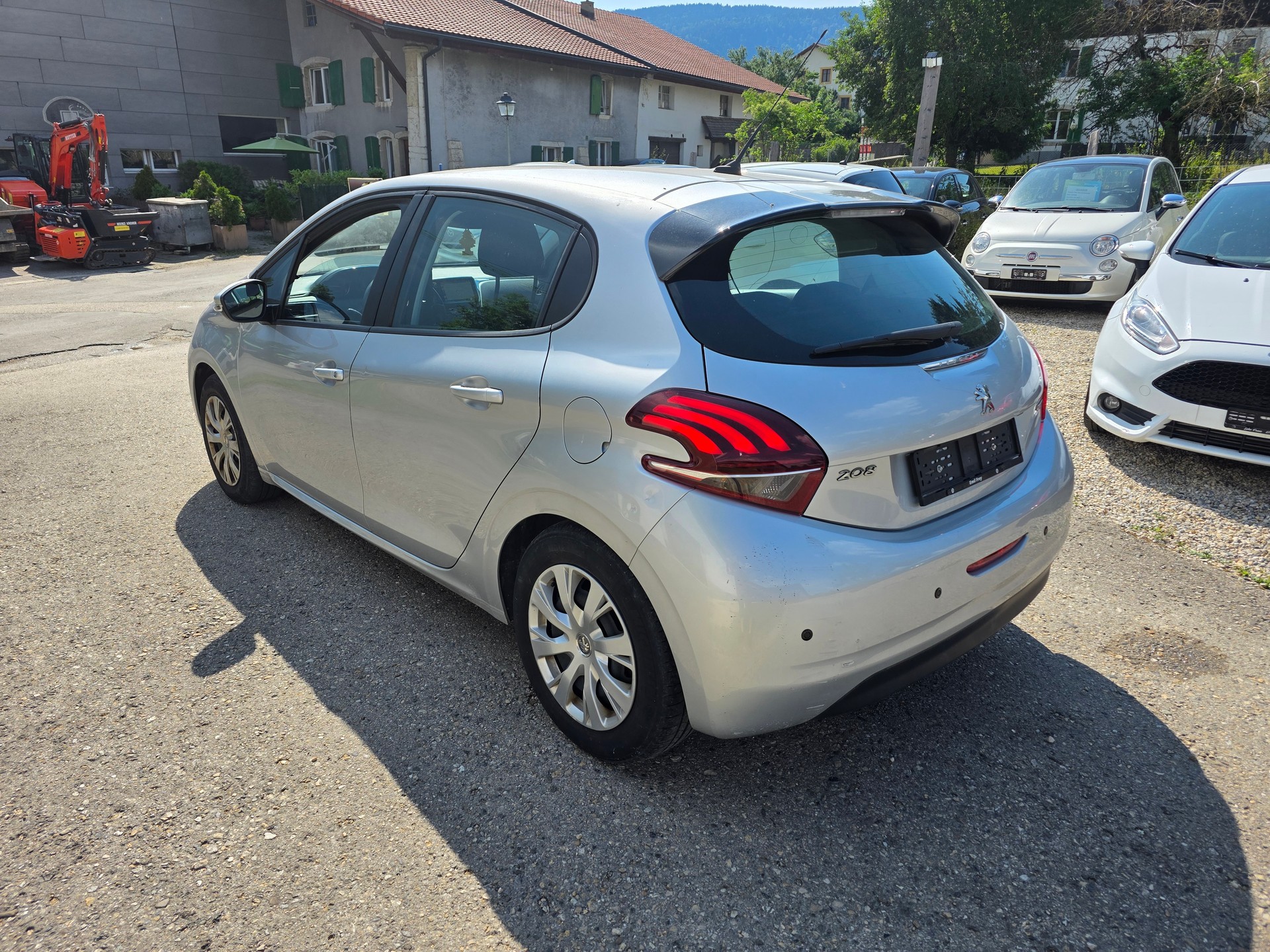 PEUGEOT 208 1.6 BlueHDi Active-image-6