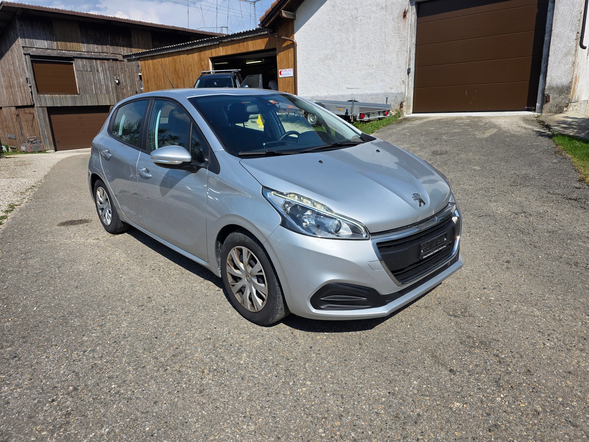 PEUGEOT 208 1.6 BlueHDi Active-image-2