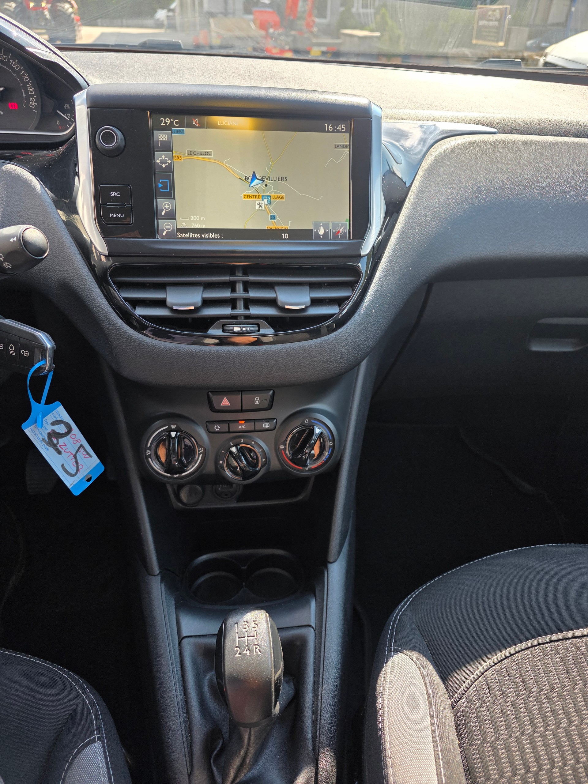 PEUGEOT 208 1.6 BlueHDi Active-image-8
