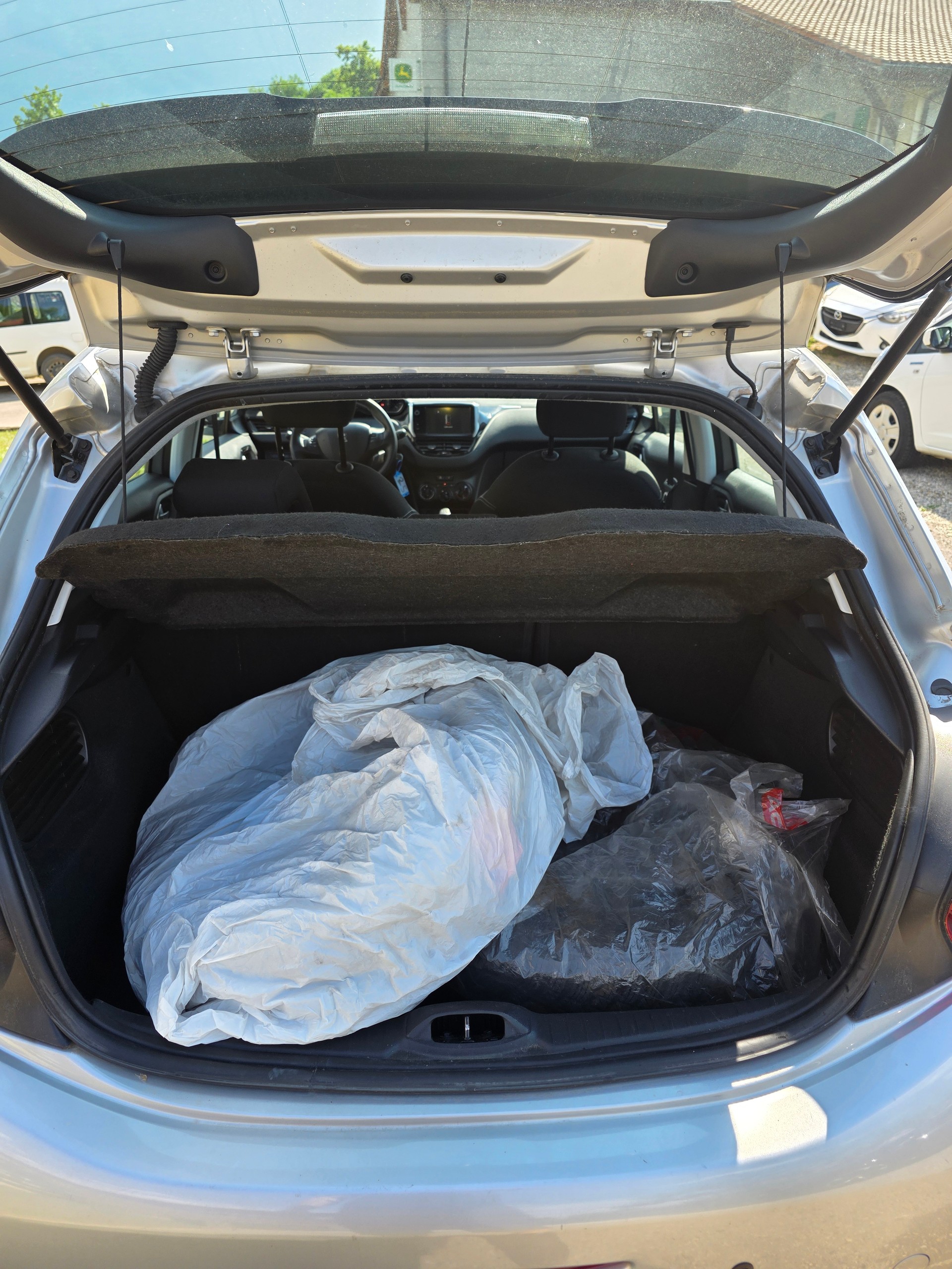 PEUGEOT 208 1.6 BlueHDi Active-image-12