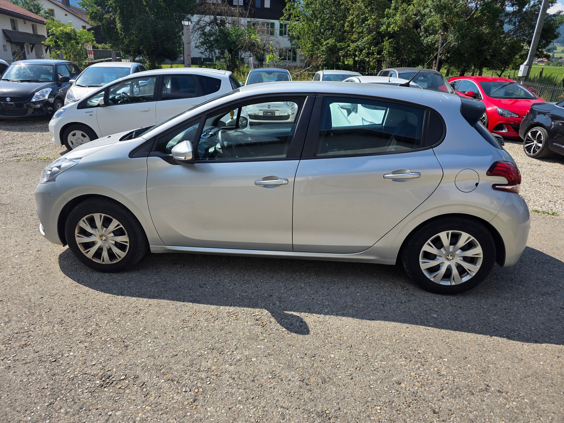 PEUGEOT 208 1.6 BlueHDi Active-image-7
