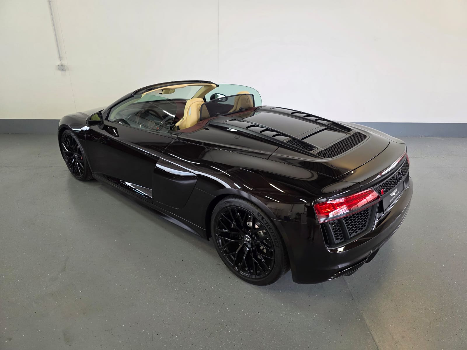 AUDI R8 Spyder 5.2 RWS S-Tronic-image-18