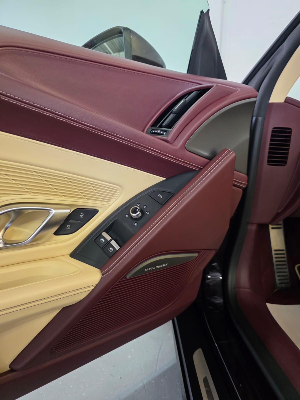 AUDI R8 Spyder 5.2 RWS S-Tronic-image-22