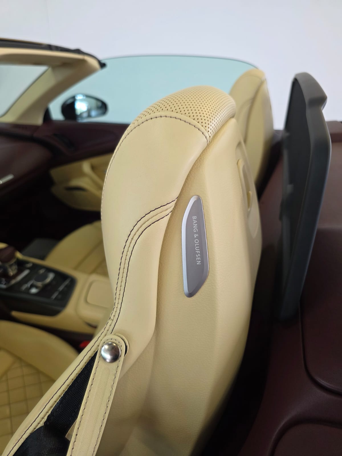 AUDI R8 Spyder 5.2 RWS S-Tronic-image-23