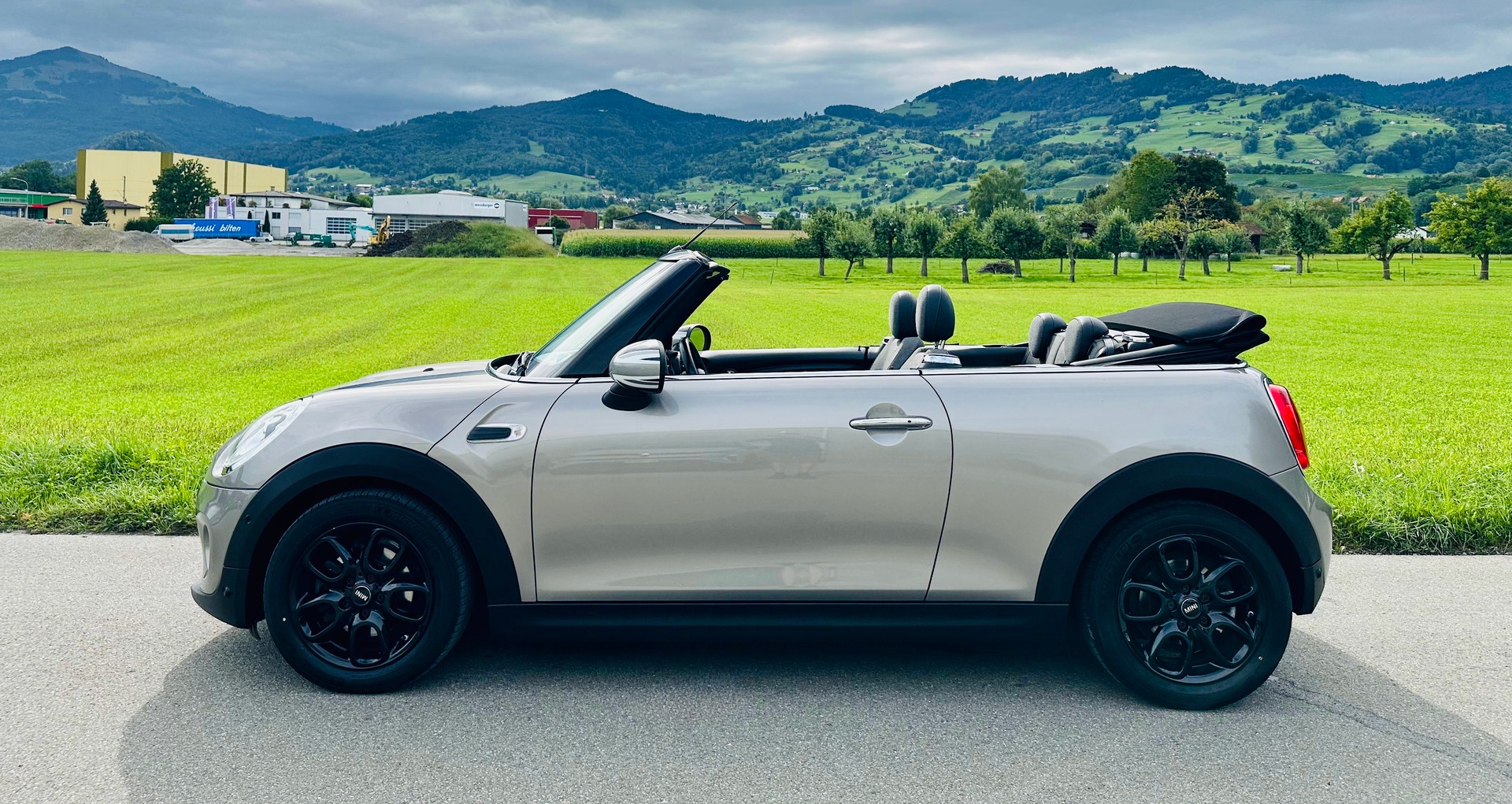 MINI Cooper Cabriolet Steptronic-showroom-element-2