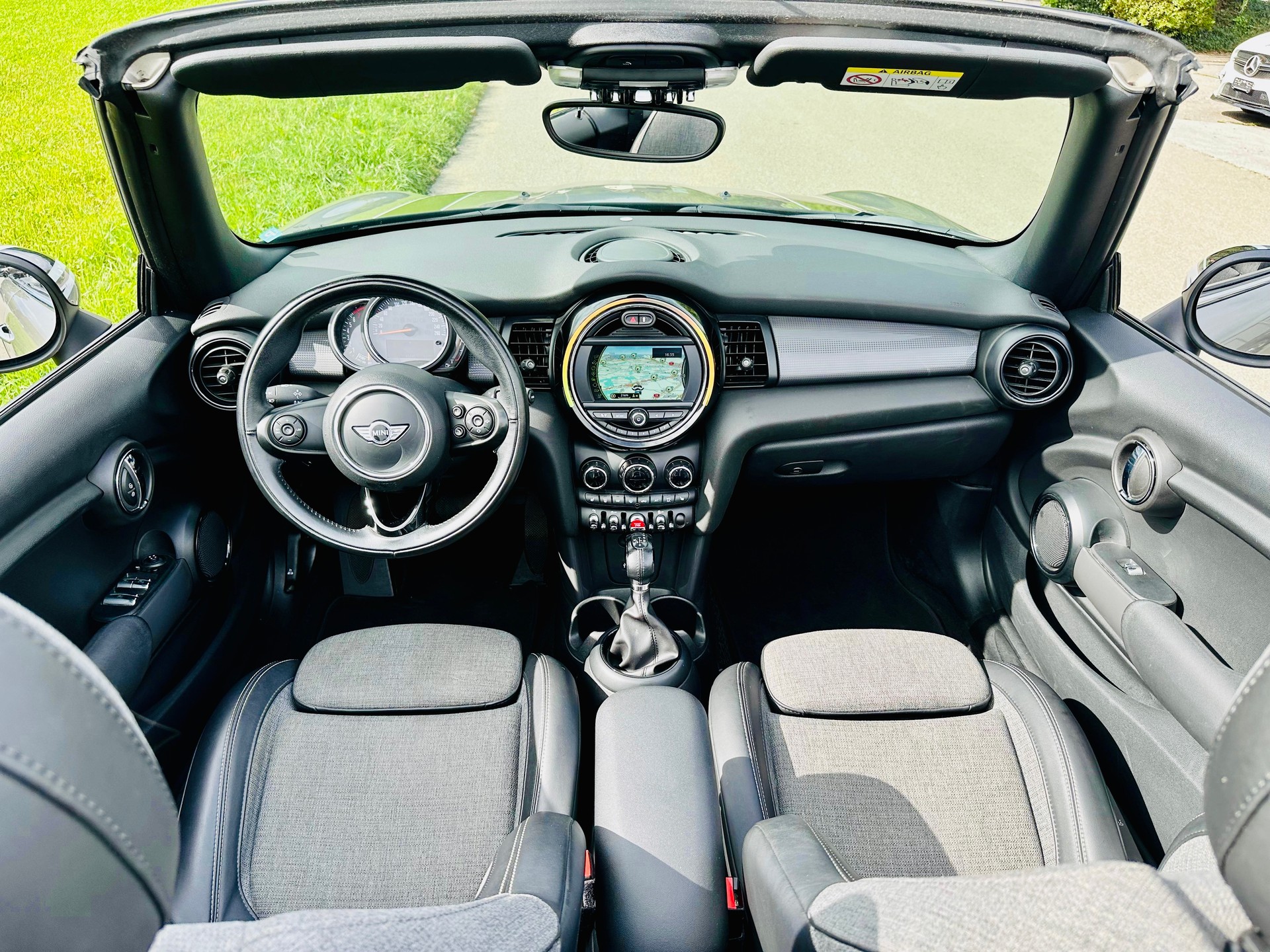 MINI Cooper Cabriolet Steptronic-image-12