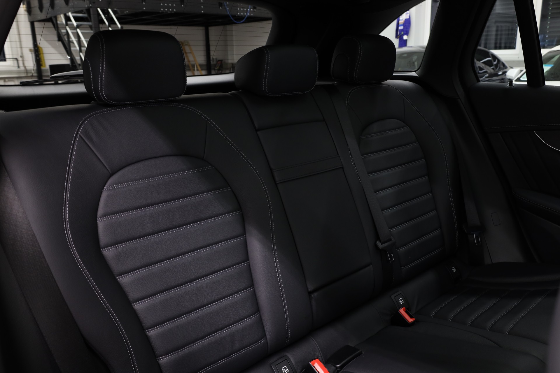 MERCEDES-BENZ GLC 43 AMG 4m-image-23
