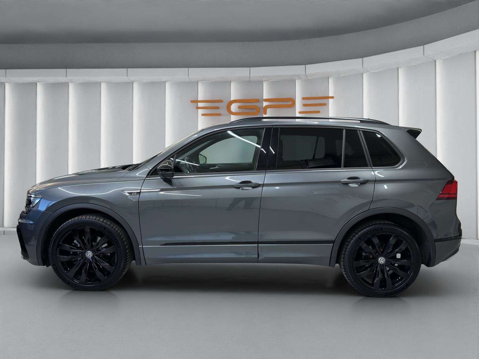 VW Tiguan 2.0 TSI Highline DSG-showroom-element-3