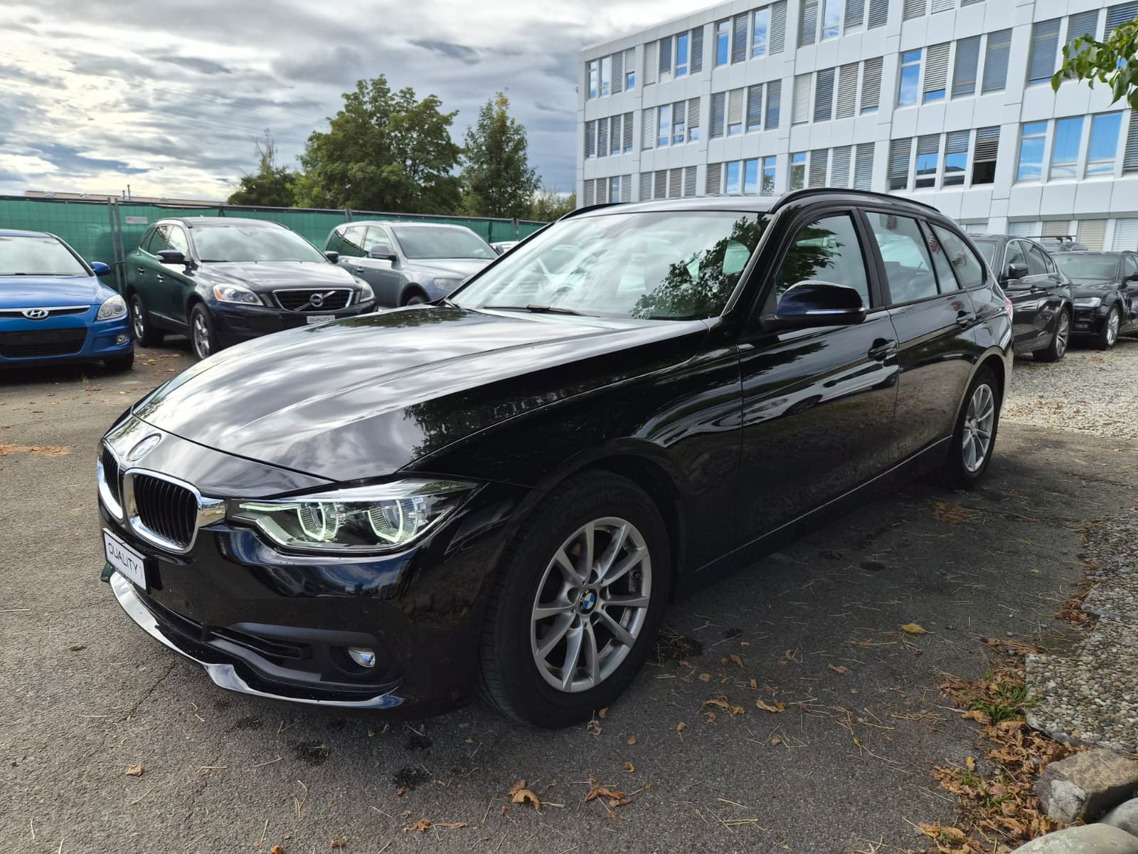 BMW 318i Touring Business Steptronic-image-2