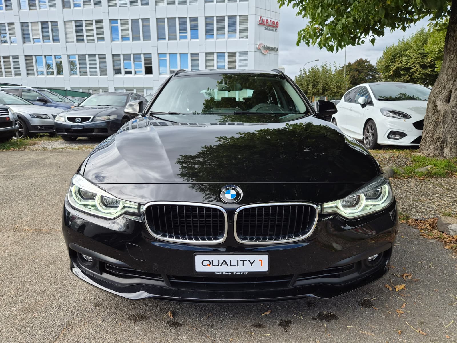 BMW 318i Touring Business Steptronic-image-1
