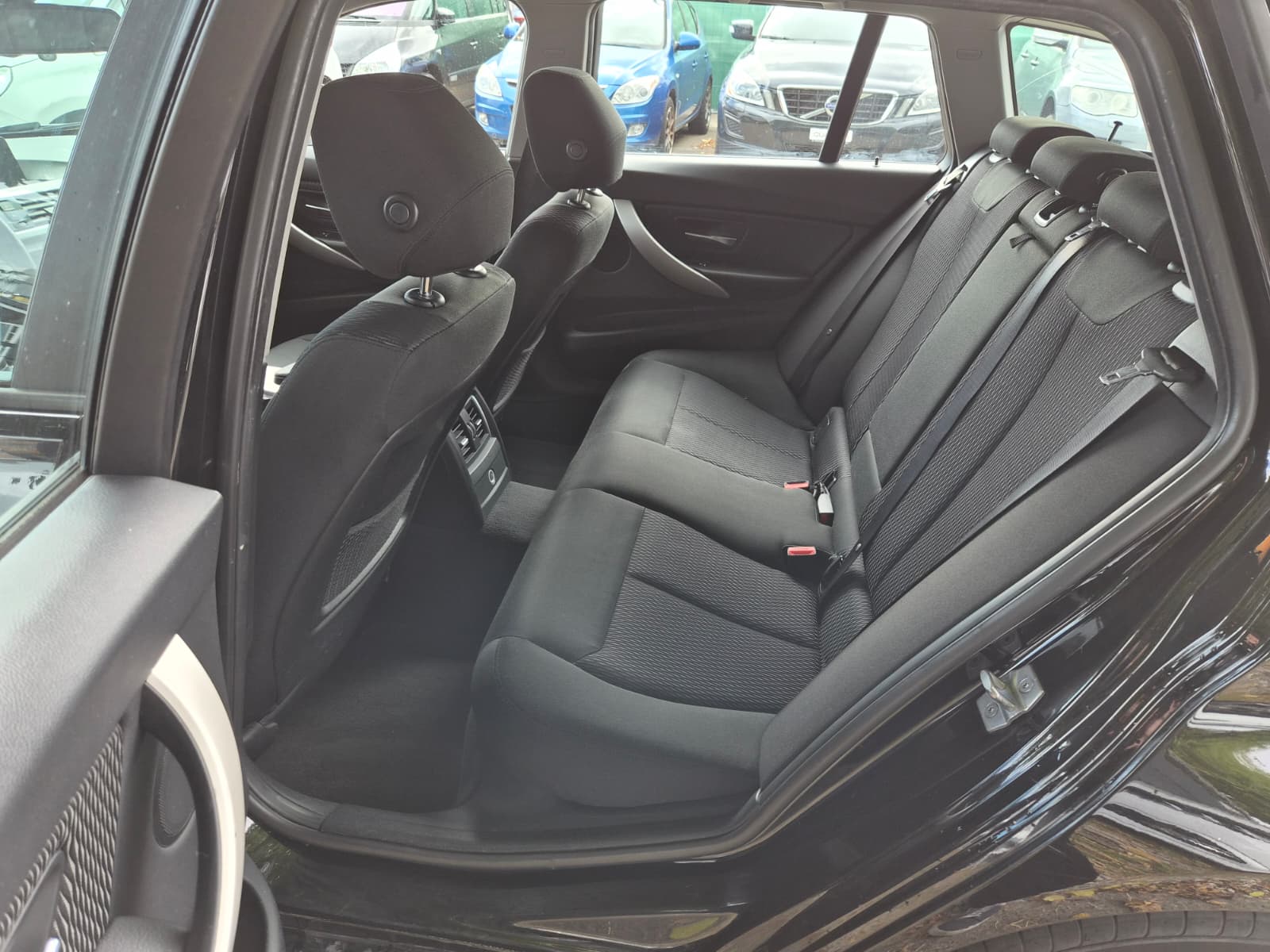 BMW 318i Touring Business Steptronic-image-8