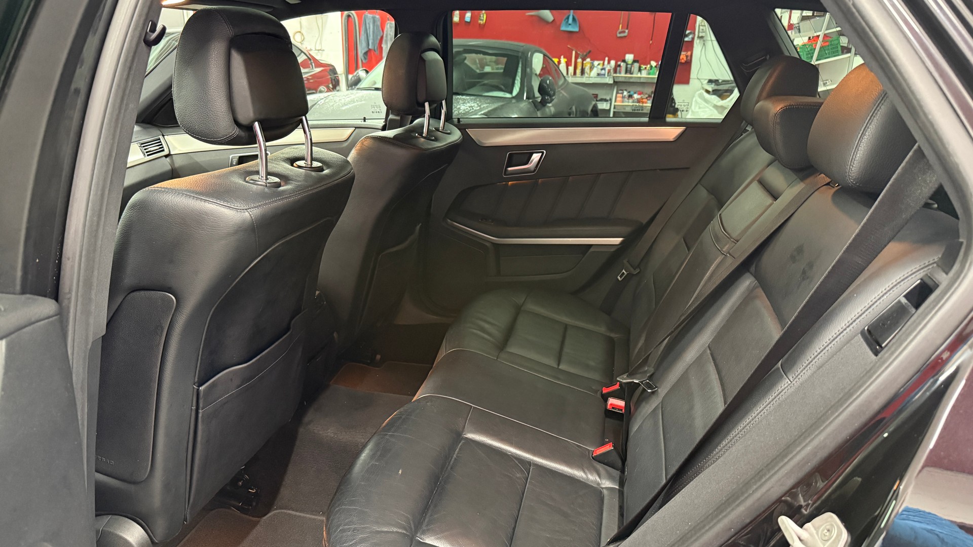 MERCEDES-BENZ E 250 CDI BlueEff. Avantgarde 4Matic HAGELSCHADEN 7G-Tronic, AMG- Line, AHK 2100kg, Pan.dach., Leder, NAVI, BT, Tel u.v.m-image-12