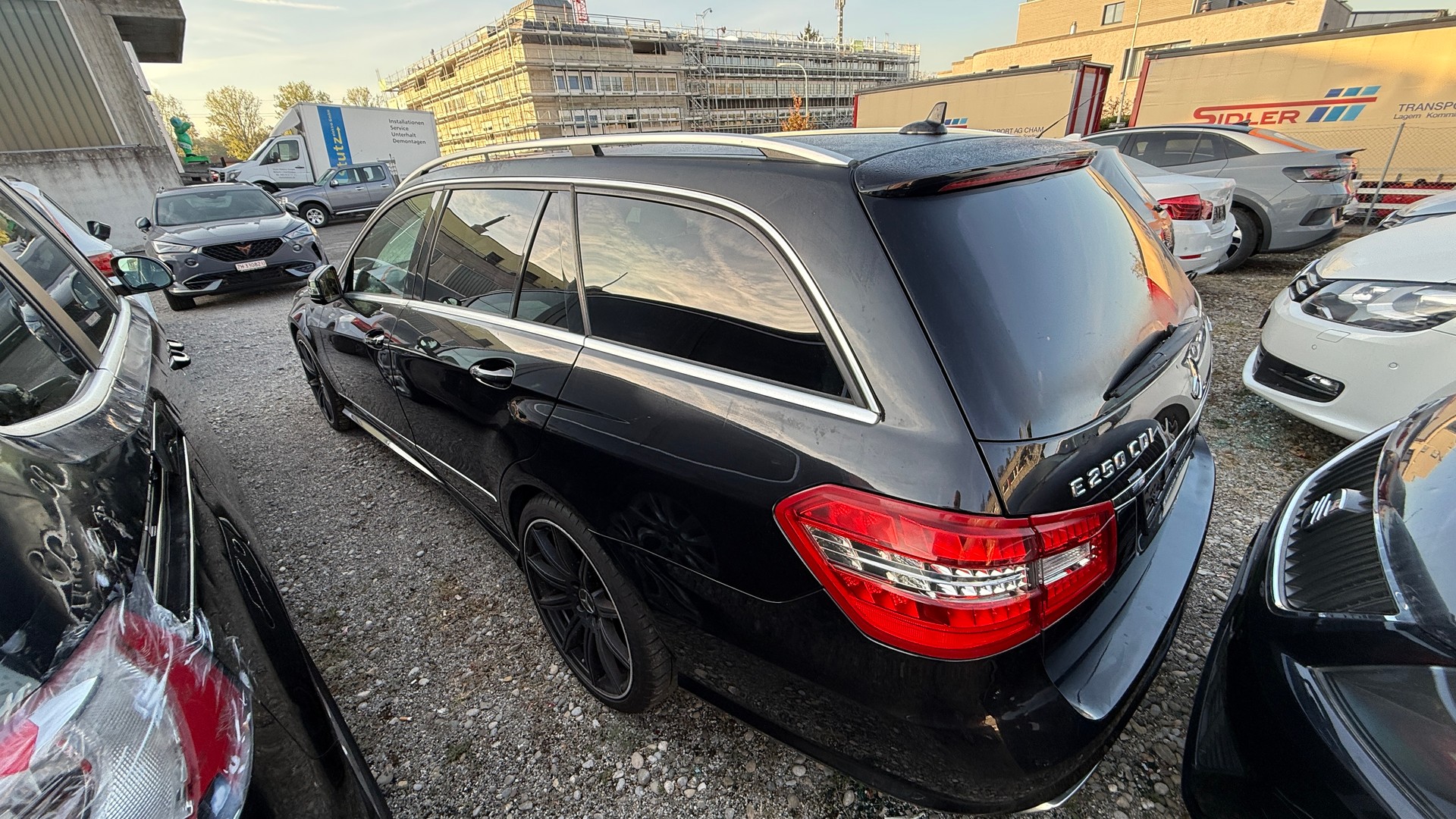 MERCEDES-BENZ E 250 CDI BlueEff. Avantgarde 4Matic HAGELSCHADEN 7G-Tronic, AMG- Line, AHK 2100kg, Pan.dach., Leder, NAVI, BT, Tel u.v.m-showroom-element-3