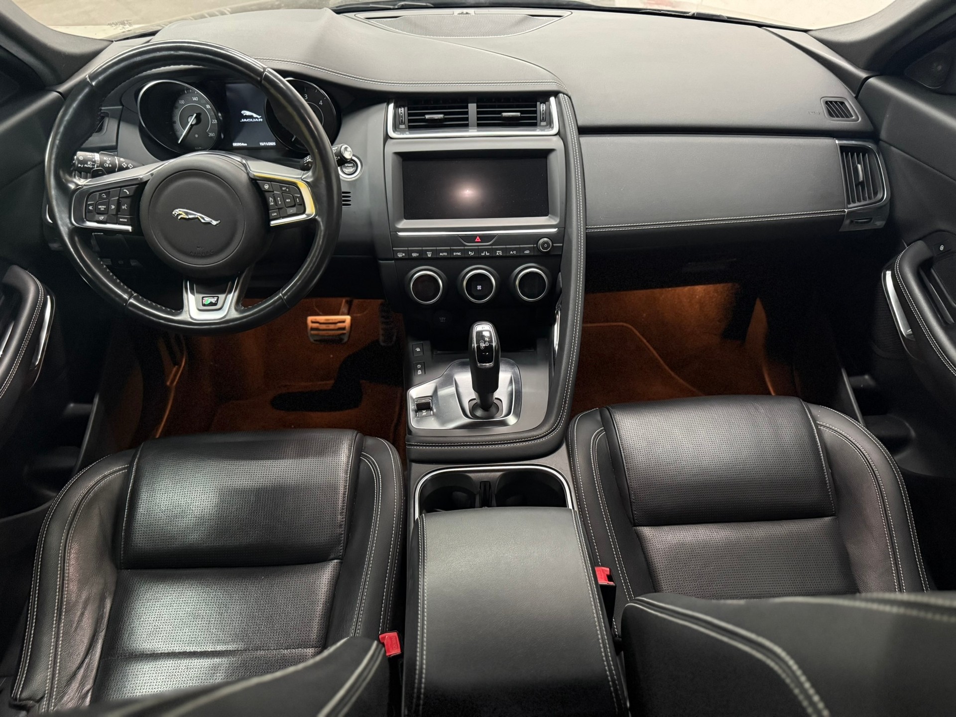 JAGUAR E-Pace 2.0d D180 R-Dynamic S AWD Automatik-image-7