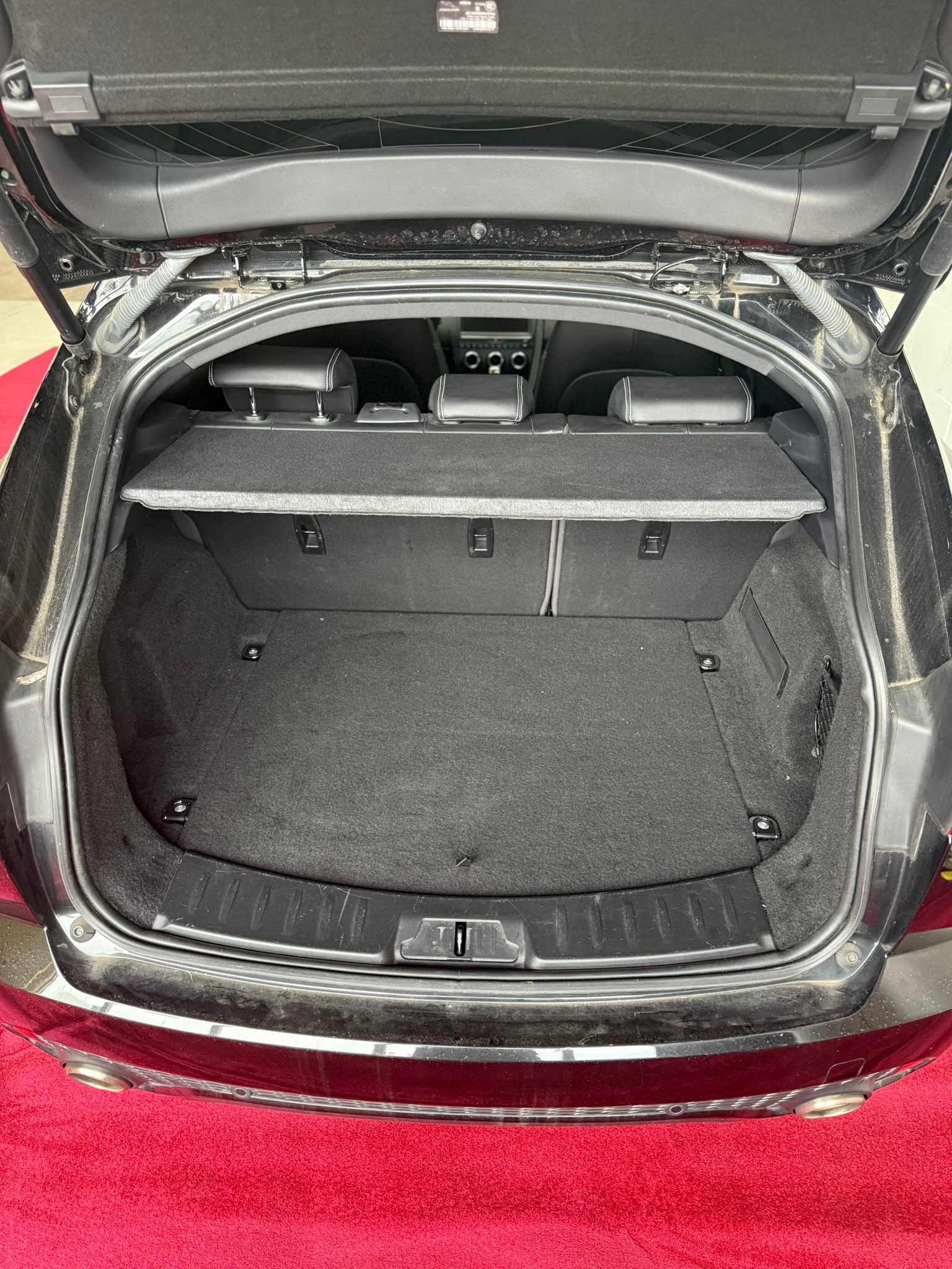 JAGUAR E-Pace 2.0d D180 R-Dynamic S AWD Automatik-image-6