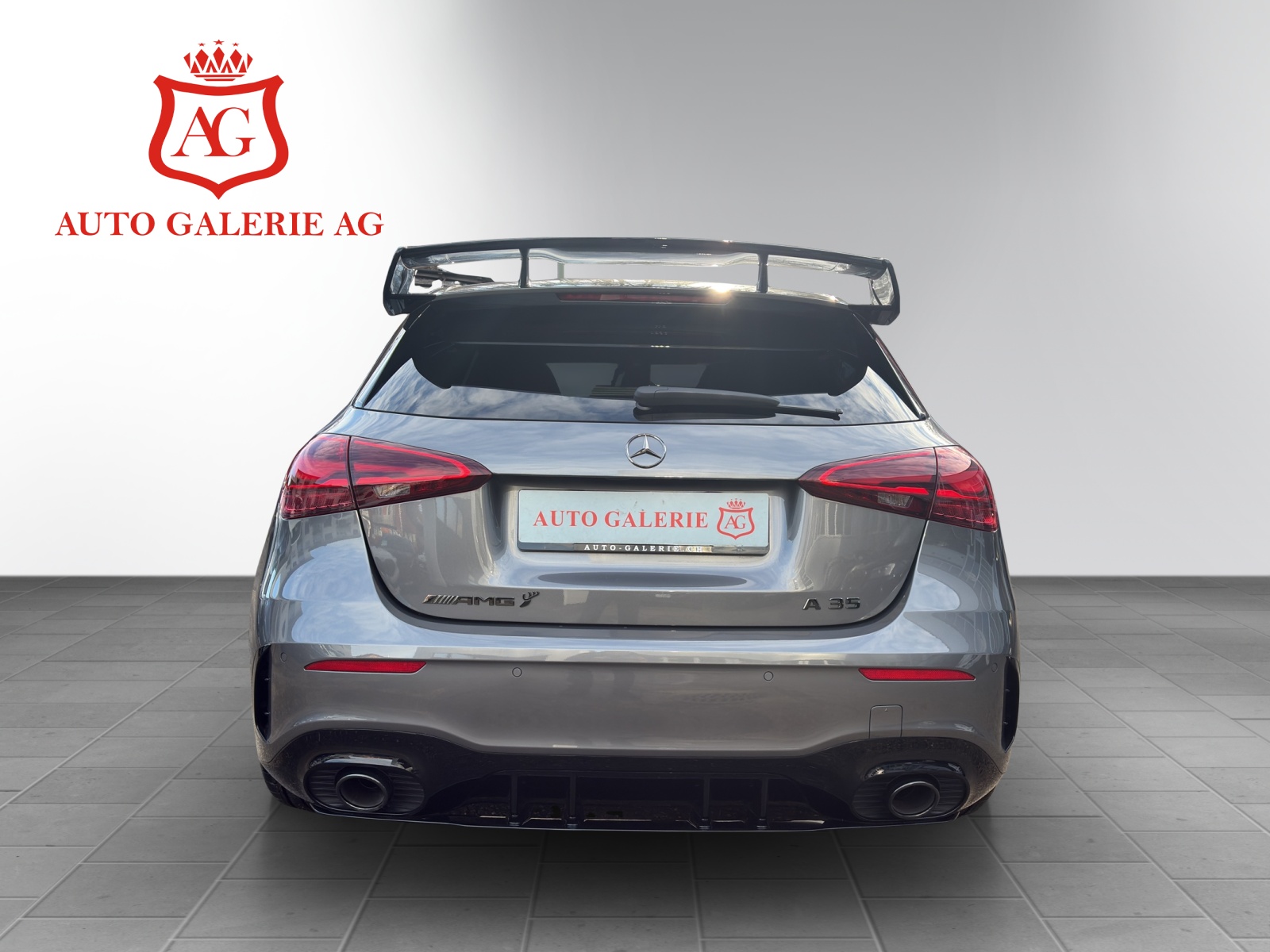 MERCEDES-BENZ A AMG 35 4Matic 8G-DCT-showroom-element-3