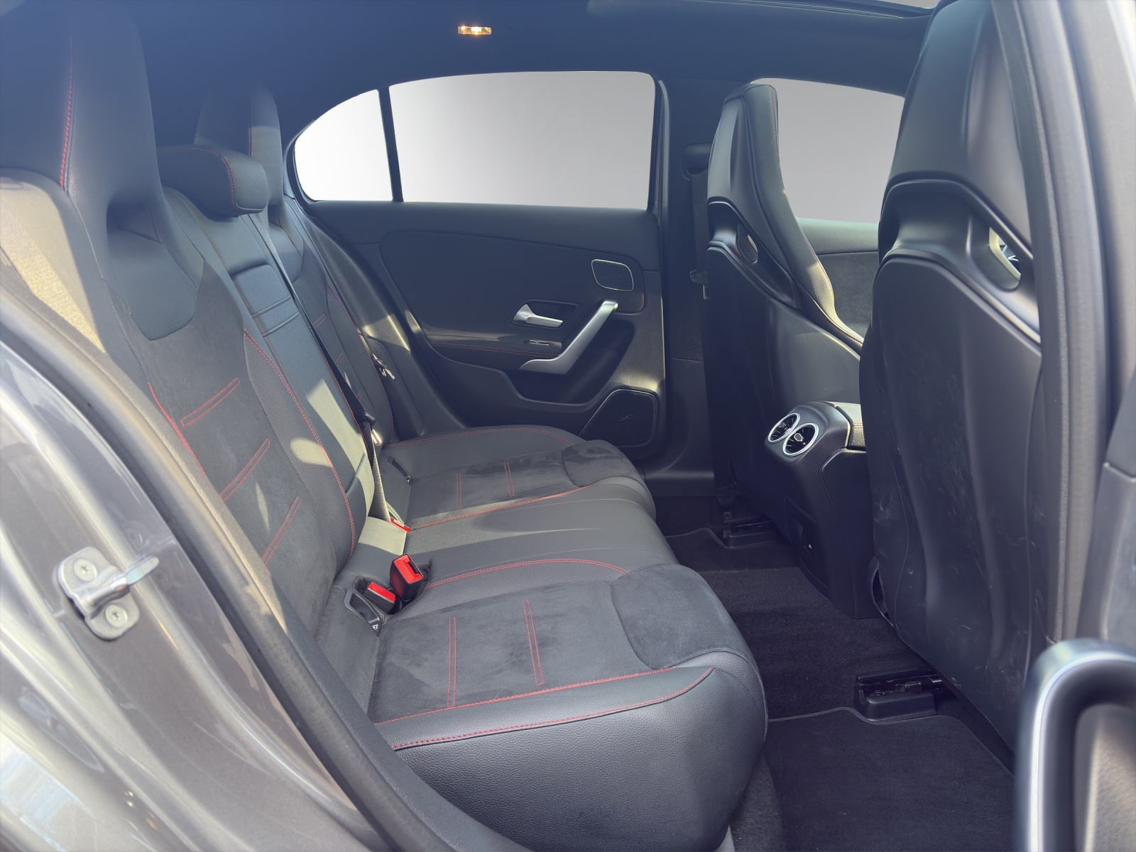MERCEDES-BENZ A AMG 35 4Matic 8G-DCT-image-10