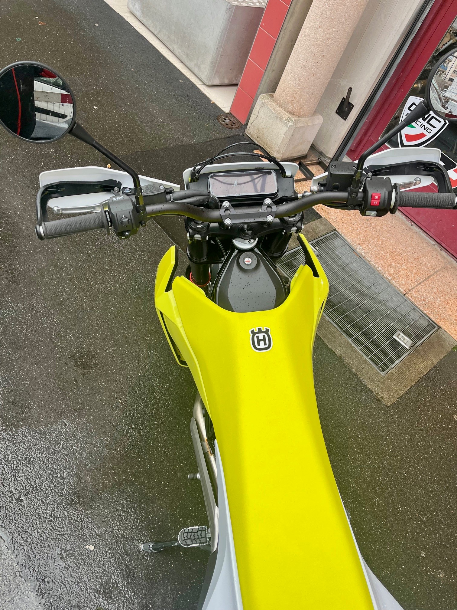 HUSQVARNA supermoto 2026-image-4