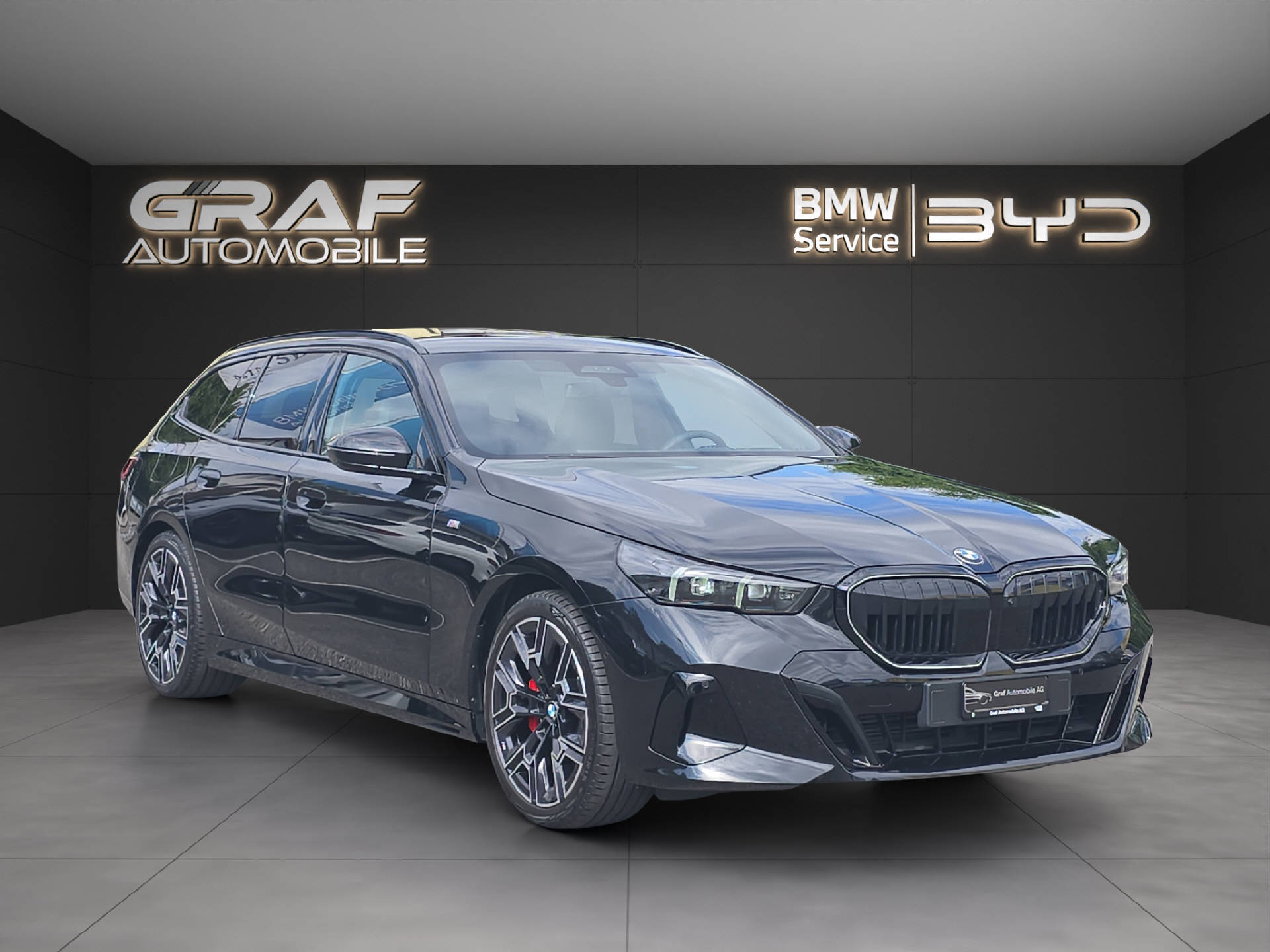 BMW 520d xDrive Touring M Sport PRO ** Leasingaktion 2,88%// 5 Jahre GARANTIE // 2'000 kg Anhängelast **-showroom-element-2