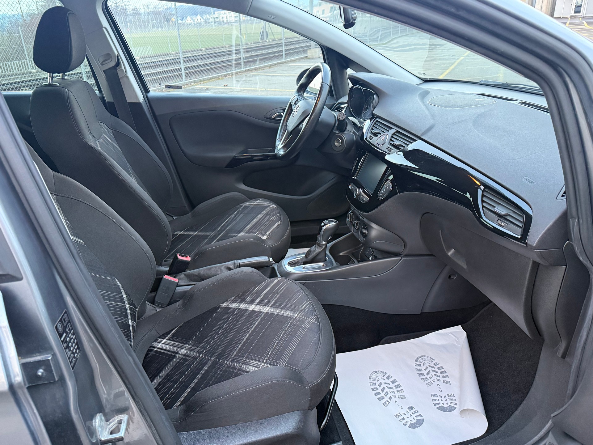OPEL Corsa 1.4 TP Black Edition Automatic-image-8
