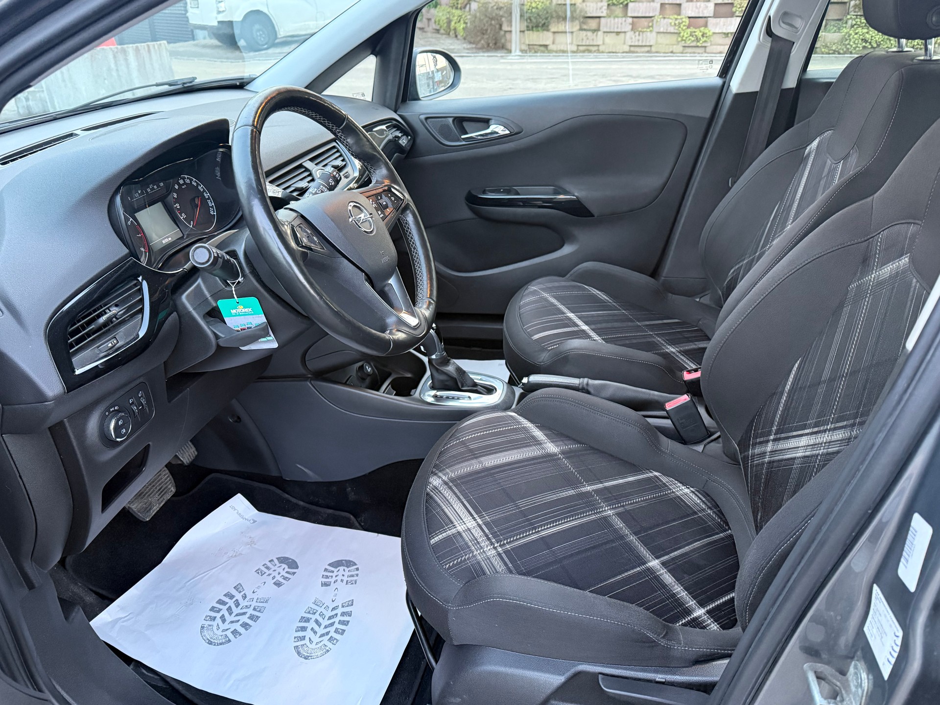 OPEL Corsa 1.4 TP Black Edition Automatic-image-9