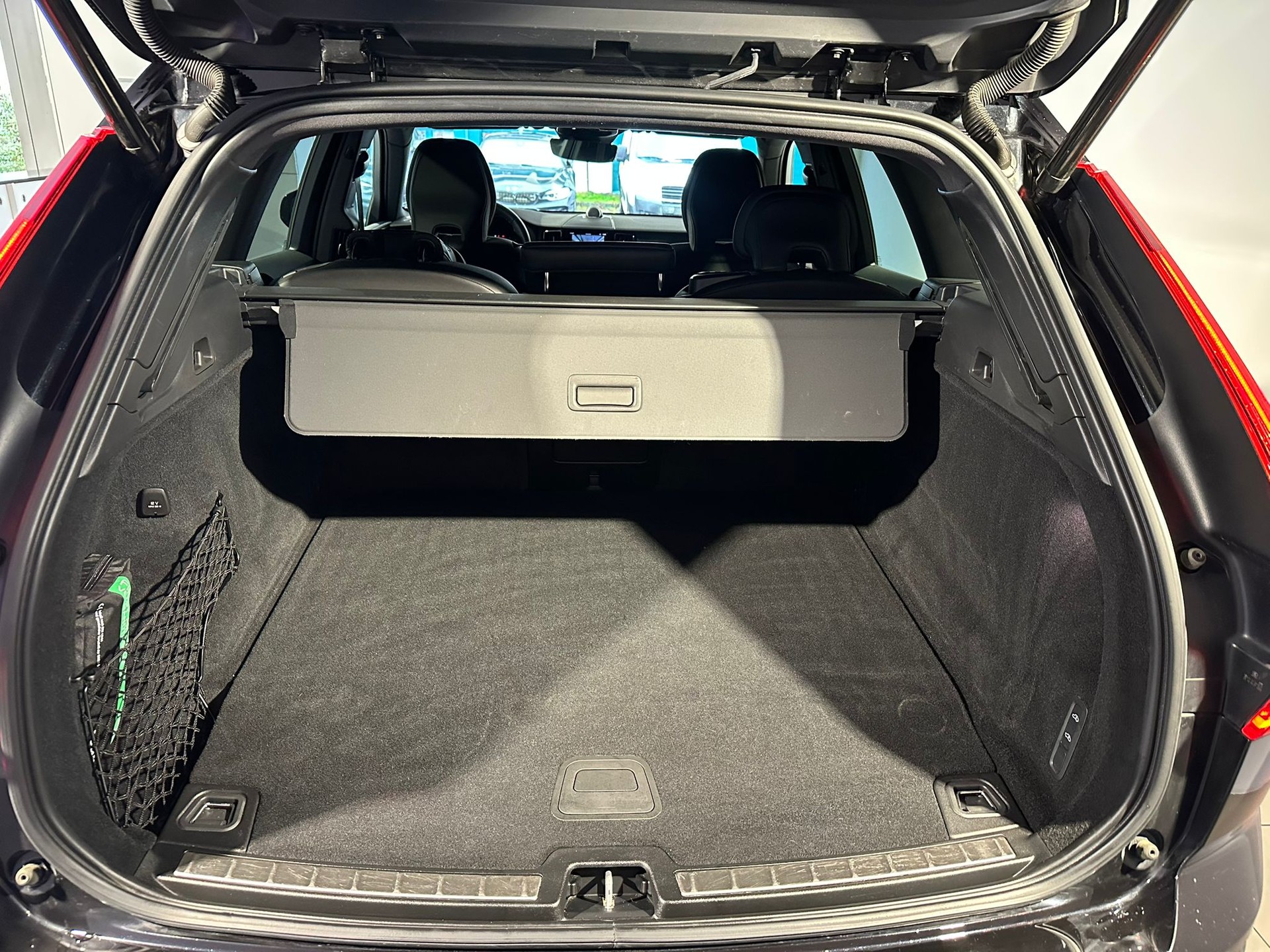 VOLVO XC60 T8 eAWD Ultimate Dark-image-4