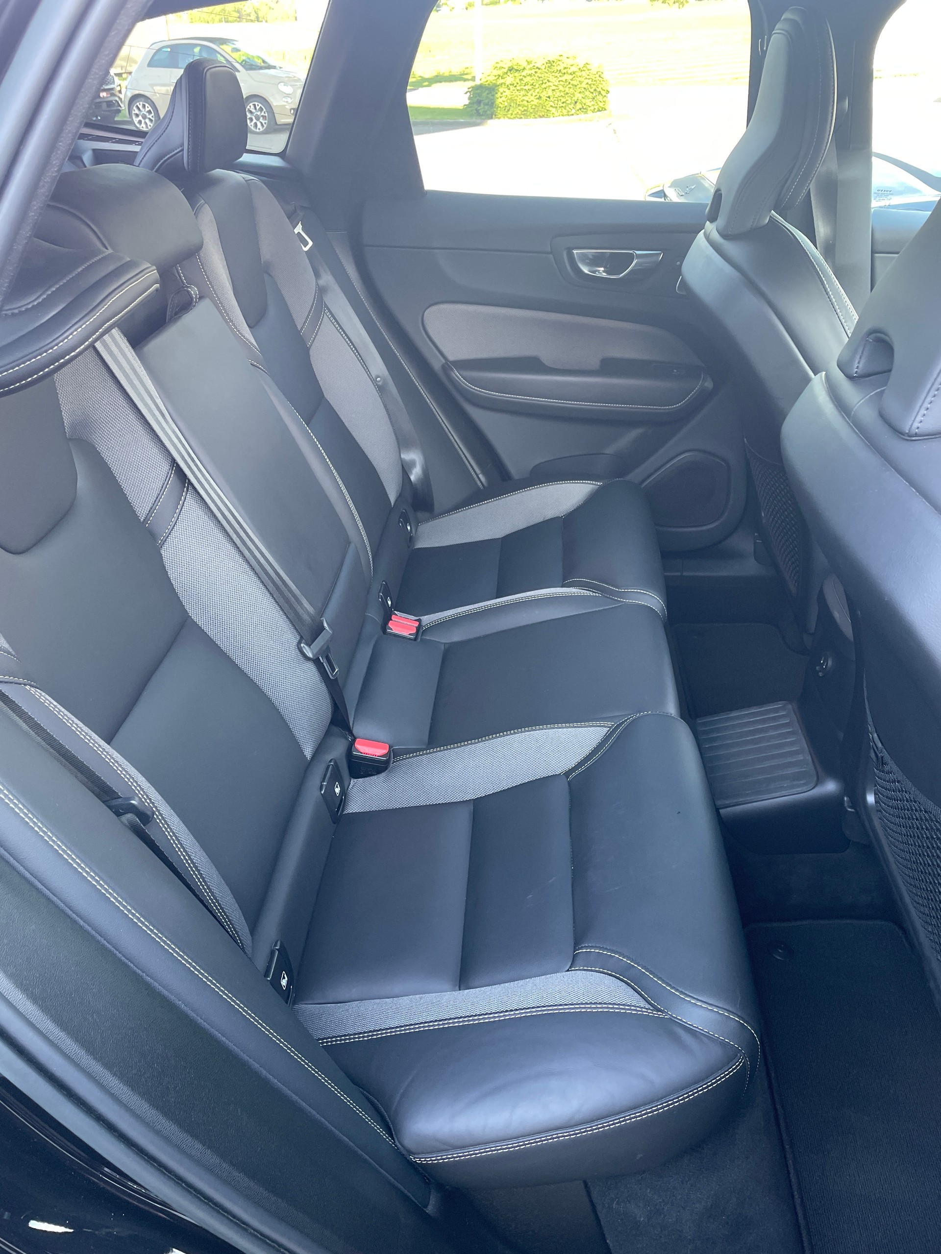 VOLVO XC60 T8 eAWD Ultimate Dark-image-19