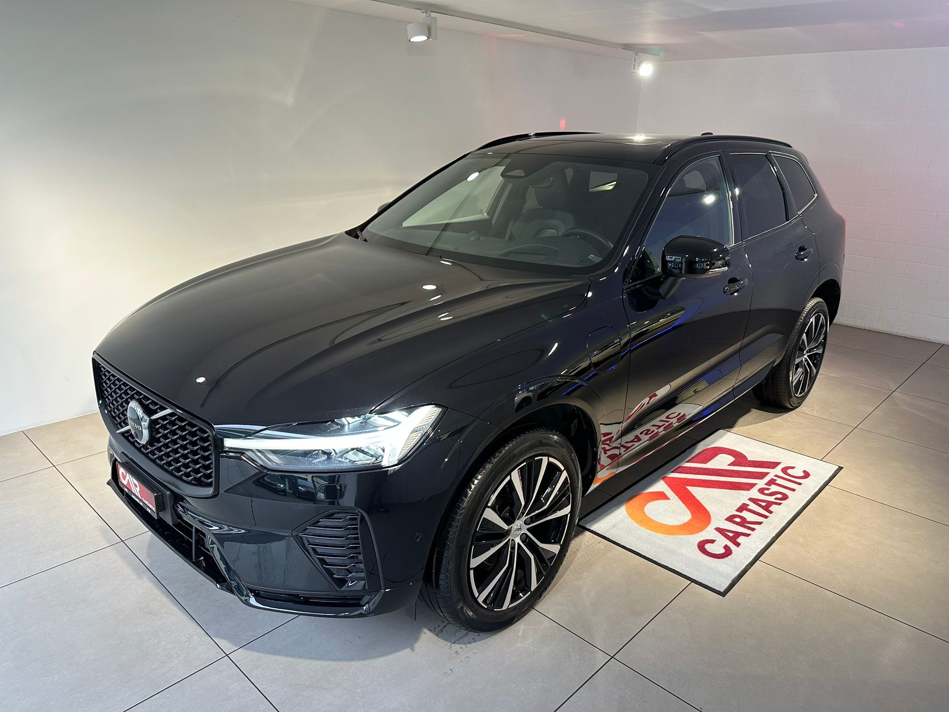 VOLVO XC60 T8 eAWD Ultimate Dark