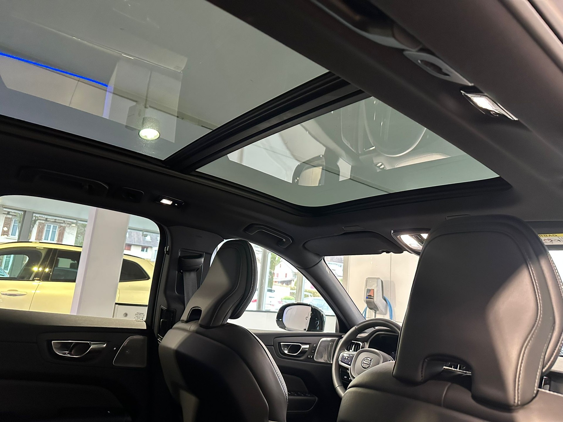 VOLVO XC60 T8 eAWD Ultimate Dark-image-10