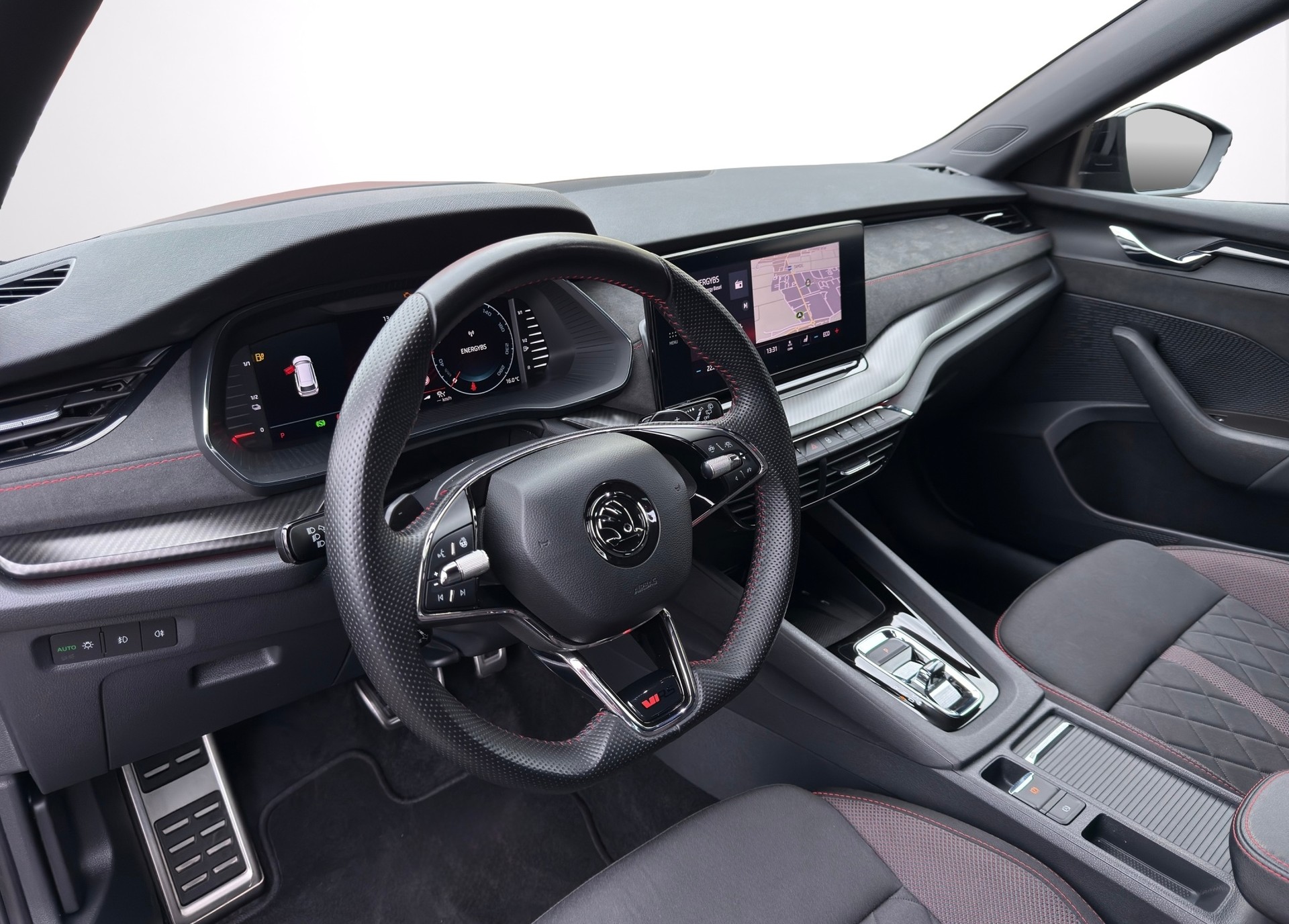 SKODA Octavia Combi 1.4 TSI PHEV DSG RS-image-10