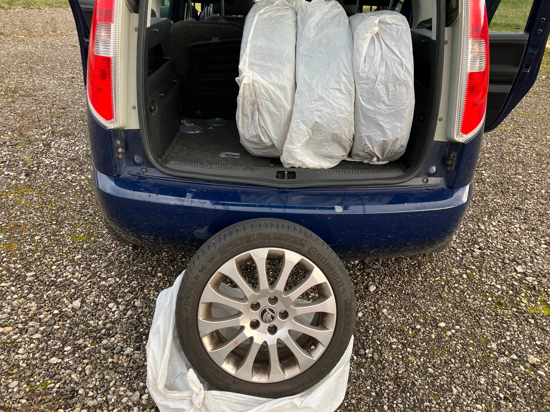 SKODA Roomster 1.2 TSI Ambition-image-9