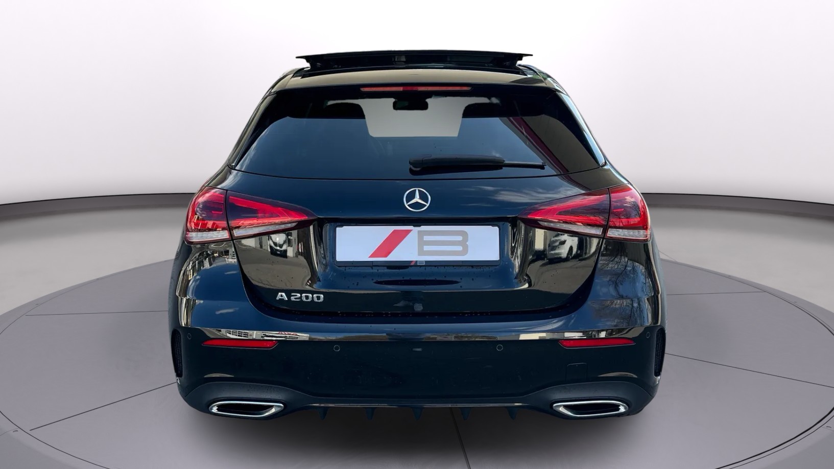 MERCEDES-BENZ A 200 AMG Line 7G-DCT-image-3